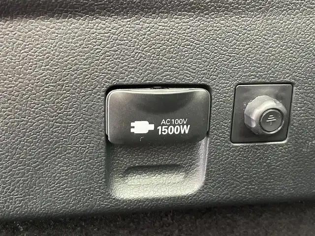 トヨタ プリウス S ツーリングセレ ブラックED 愛知県 2021(令3)年 3.7万km プラチナホワイトパールマイカ 純正ナビ　全方位カメラ　禁煙車　フルセグ　DVD　追従クルコン　ETC　セーフティセンス　１００V充電　シートヒーター　衝突軽減　コーナーセンサー　LEDライト　フォグ　Bluetooth　純正マット　純正１７インチAW　オートハイビーム　nanoeエアコン 　車線逸脱　スマートキー　プッシュスタート