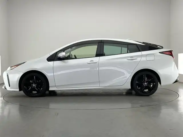 トヨタ プリウス S ツーリングセレ ブラックED 愛知県 2021(令3)年 3.7万km プラチナホワイトパールマイカ 純正ナビ　全方位カメラ　禁煙車　フルセグ　DVD　追従クルコン　ETC　セーフティセンス　１００V充電　シートヒーター　衝突軽減　コーナーセンサー　LEDライト　フォグ　Bluetooth　純正マット　純正１７インチAW　オートハイビーム　nanoeエアコン 　車線逸脱　スマートキー　プッシュスタート