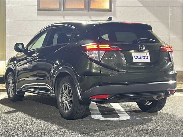 ホンダ ヴェゼル ハイブリッド X 東京都 2015(平27)年 8.2万km ミスティックグリーンパール (株)IDOMが運営する【じしゃロン伏見店】の自社ローン専用車両になりますこちらは現金またはオートローンご利用時の価格です。自社ローンご希望の方は別途その旨お申付け下さい/ホンダインターナビ/ワンセグテレビ/Bluetooth接続/USB×2/HDMI/前席シートヒーター/7速デュアルクラッチ付き/プッシュパーキングブレーキ/ブレーキホールド/LEDヘッドライト/衝突被害軽減システム/クルーズコントロール/ETC/純正アルミホイール積み込み