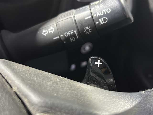 ホンダ ヴェゼル ハイブリッド X 東京都 2015(平27)年 8.2万km ミスティックグリーンパール (株)IDOMが運営する【じしゃロン伏見店】の自社ローン専用車両になりますこちらは現金またはオートローンご利用時の価格です。自社ローンご希望の方は別途その旨お申付け下さい/ホンダインターナビ/ワンセグテレビ/Bluetooth接続/USB×2/HDMI/前席シートヒーター/7速デュアルクラッチ付き/プッシュパーキングブレーキ/ブレーキホールド/LEDヘッドライト/衝突被害軽減システム/クルーズコントロール/ETC/純正アルミホイール積み込み