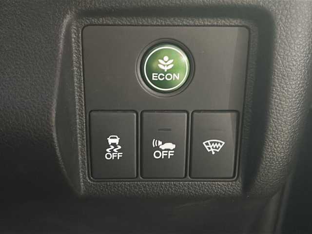 ホンダ ヴェゼル ハイブリッド X 東京都 2015(平27)年 8.2万km ミスティックグリーンパール (株)IDOMが運営する【じしゃロン伏見店】の自社ローン専用車両になりますこちらは現金またはオートローンご利用時の価格です。自社ローンご希望の方は別途その旨お申付け下さい/ホンダインターナビ/ワンセグテレビ/Bluetooth接続/USB×2/HDMI/前席シートヒーター/7速デュアルクラッチ付き/プッシュパーキングブレーキ/ブレーキホールド/LEDヘッドライト/衝突被害軽減システム/クルーズコントロール/ETC/純正アルミホイール積み込み