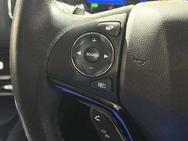 ホンダ ヴェゼル ハイブリッド X 東京都 2015(平27)年 8.2万km ミスティックグリーンパール (株)IDOMが運営する【じしゃロン伏見店】の自社ローン専用車両になりますこちらは現金またはオートローンご利用時の価格です。自社ローンご希望の方は別途その旨お申付け下さい/ホンダインターナビ/ワンセグテレビ/Bluetooth接続/USB×2/HDMI/前席シートヒーター/7速デュアルクラッチ付き/プッシュパーキングブレーキ/ブレーキホールド/LEDヘッドライト/衝突被害軽減システム/クルーズコントロール/ETC/純正アルミホイール積み込み