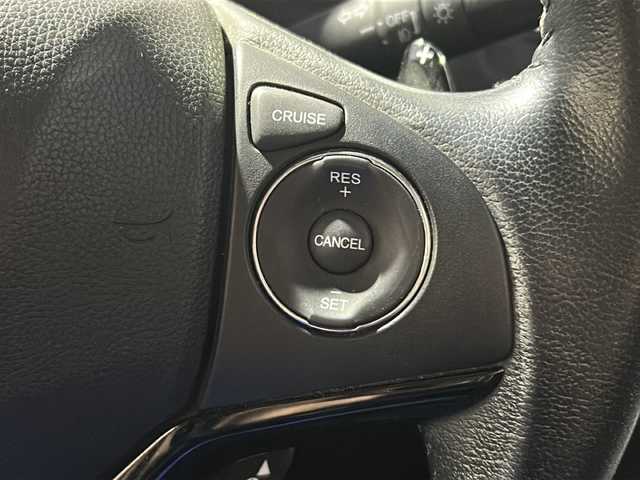 ホンダ ヴェゼル ハイブリッド X 東京都 2015(平27)年 8.2万km ミスティックグリーンパール (株)IDOMが運営する【じしゃロン伏見店】の自社ローン専用車両になりますこちらは現金またはオートローンご利用時の価格です。自社ローンご希望の方は別途その旨お申付け下さい/ホンダインターナビ/ワンセグテレビ/Bluetooth接続/USB×2/HDMI/前席シートヒーター/7速デュアルクラッチ付き/プッシュパーキングブレーキ/ブレーキホールド/LEDヘッドライト/衝突被害軽減システム/クルーズコントロール/ETC/純正アルミホイール積み込み