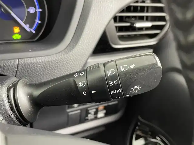 トヨタ エスクァイア ハイブリッド Xi 大分県 2018(平30)年 4.5万km ホワイトパールクリスタルシャイン 純正ナビ（フルセグＴＶ／Ｂｌｕｅｔｏｏｔｈ／ＣＤ／ＤＶＤ）　/フリップダウンモニター　/バックカメラ　/トヨタセーフティーセンス　/片側パワースライド　/スマートキー　/プッシュスタート　/純正ＡＷ