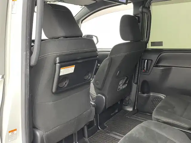 トヨタ エスクァイア ハイブリッド Xi 大分県 2018(平30)年 4.5万km ホワイトパールクリスタルシャイン 純正ナビ（フルセグＴＶ／Ｂｌｕｅｔｏｏｔｈ／ＣＤ／ＤＶＤ）　/フリップダウンモニター　/バックカメラ　/トヨタセーフティーセンス　/片側パワースライド　/スマートキー　/プッシュスタート　/純正ＡＷ