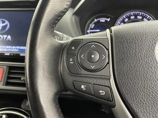 トヨタ エスクァイア ハイブリッド Xi 大分県 2018(平30)年 4.5万km ホワイトパールクリスタルシャイン 純正ナビ（フルセグＴＶ／Ｂｌｕｅｔｏｏｔｈ／ＣＤ／ＤＶＤ）　/フリップダウンモニター　/バックカメラ　/トヨタセーフティーセンス　/片側パワースライド　/スマートキー　/プッシュスタート　/純正ＡＷ