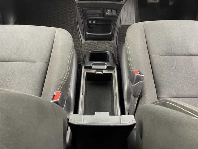 トヨタ エスクァイア ハイブリッド Xi 大分県 2018(平30)年 4.5万km ホワイトパールクリスタルシャイン 純正ナビ（フルセグＴＶ／Ｂｌｕｅｔｏｏｔｈ／ＣＤ／ＤＶＤ）　/フリップダウンモニター　/バックカメラ　/トヨタセーフティーセンス　/片側パワースライド　/スマートキー　/プッシュスタート　/純正ＡＷ