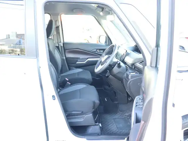 スズキ ソリオ バンディット HV MV 神奈川県 2023(令5)年 0.8万km ピュアホワイトP 純正メモリナビ/フルセグテレビ/全方位カメラ/Bluetooth/アダプティブクルーズ/スズキセーフティサポート/両側パワースライドドア/プッシュスタート/ドライブレコーダー/ETC/前関シートヒーター/LEDヘッドライト/保証書/取説/記録(R.7)/スペアスマートキー