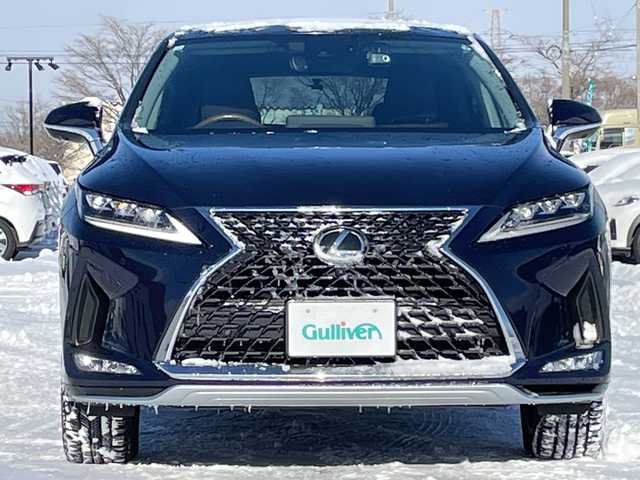 レクサス ＲＸ 300 バージョンL 道央・札幌 2020(令2)年 9.2万km ディープブルーマイカ ４WD/純正メーカーナビ/CD/DVD/BT/フルセグ/プリクラッシュセーフティ/横滑り防止装置/レーダークルーズコントロール/レーンキープアシスト/クリアランスソナー/ブラインドスポットモニター/パーキングサポートアラート/パーキングサポートブレーキ/ロードサインアシスト/ヘッドアップディスプレイ/パノラミックビューモニター/ビルトインETC2.0/ドライブレコーダー/アイドリングストップ/DRIVEMODE切替/パワーバックドア/全席パワーシート/前席メモリーシート/全席シートヒーター/前席エアシート/レザーシート/革巻きウッドコンビステアリング/ステアリングリモコン/パドルシフト/ハンドルヒーター/AC100V/電動パーキング/ブレーキホールド/MTモード付AT/センターデフロック/自動防眩ミラー/プッシュスタート/スマートキー/３眼LEDヘッドライト/オートライト/オートハイビーム/フォグランプ/電動格納ミラー/ヒーテッドドアミラー/ウィンカーミラー/純正フロアマット/純正エンジンスターター