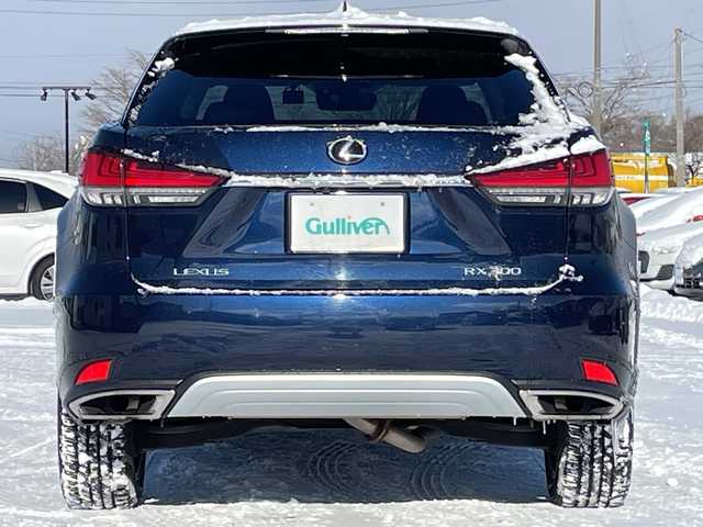 レクサス ＲＸ 300 バージョンL 道央・札幌 2020(令2)年 9.2万km ディープブルーマイカ ４WD/純正メーカーナビ/CD/DVD/BT/フルセグ/プリクラッシュセーフティ/横滑り防止装置/レーダークルーズコントロール/レーンキープアシスト/クリアランスソナー/ブラインドスポットモニター/パーキングサポートアラート/パーキングサポートブレーキ/ロードサインアシスト/ヘッドアップディスプレイ/パノラミックビューモニター/ビルトインETC2.0/ドライブレコーダー/アイドリングストップ/DRIVEMODE切替/パワーバックドア/全席パワーシート/前席メモリーシート/全席シートヒーター/前席エアシート/レザーシート/革巻きウッドコンビステアリング/ステアリングリモコン/パドルシフト/ハンドルヒーター/AC100V/電動パーキング/ブレーキホールド/MTモード付AT/センターデフロック/自動防眩ミラー/プッシュスタート/スマートキー/３眼LEDヘッドライト/オートライト/オートハイビーム/フォグランプ/電動格納ミラー/ヒーテッドドアミラー/ウィンカーミラー/純正フロアマット/純正エンジンスターター