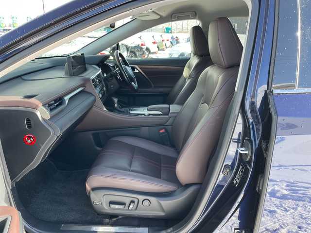 レクサス ＲＸ 300 バージョンL 道央・札幌 2020(令2)年 9.2万km ディープブルーマイカ ４WD/純正メーカーナビ/CD/DVD/BT/フルセグ/プリクラッシュセーフティ/横滑り防止装置/レーダークルーズコントロール/レーンキープアシスト/クリアランスソナー/ブラインドスポットモニター/パーキングサポートアラート/パーキングサポートブレーキ/ロードサインアシスト/ヘッドアップディスプレイ/パノラミックビューモニター/ビルトインETC2.0/ドライブレコーダー/アイドリングストップ/DRIVEMODE切替/パワーバックドア/全席パワーシート/前席メモリーシート/全席シートヒーター/前席エアシート/レザーシート/革巻きウッドコンビステアリング/ステアリングリモコン/パドルシフト/ハンドルヒーター/AC100V/電動パーキング/ブレーキホールド/MTモード付AT/センターデフロック/自動防眩ミラー/プッシュスタート/スマートキー/３眼LEDヘッドライト/オートライト/オートハイビーム/フォグランプ/電動格納ミラー/ヒーテッドドアミラー/ウィンカーミラー/純正フロアマット/純正エンジンスターター