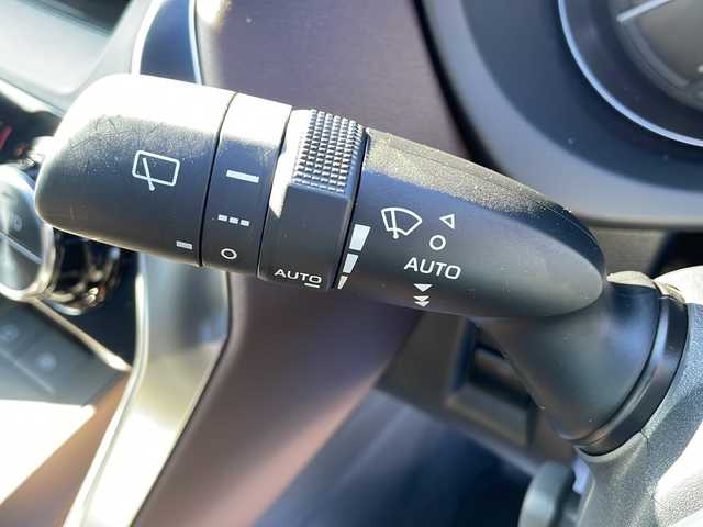 トヨタ ハリアー G 岩手県 2020(令2)年 2.2万km ホワイトパールクリスタルシャイン トヨタセーフティセンス/モデリスタエアロ/純正ナビ/　フルセグ/Bluetooth/バックカメラ/ドラレコ一体型デジタルインナーミラー/パワーバックドア/ハーフレザーシート/D席パワーシート/クリアランスソナー/ビルトインETC/LEDヘッドライト/LEDフォグ/革巻きステアリング/ステアリングスイッチ/純正ドアバイザー/純正フロアマット/スマートキー/取扱説明書/保証書