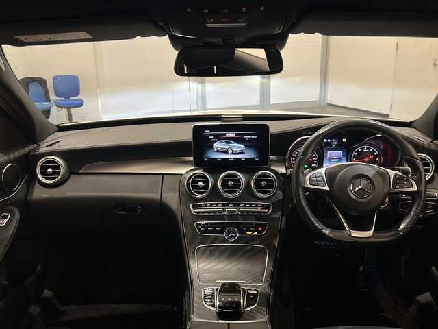 メルセデス・ベンツ Ｃ２００ 4マチック AVG AMGライン 新潟県 2017(平29)年 4.7万km ポーラホワイト 純正ナビ（ＢＴ／ＣＤ／ＤＶＤ／ＴＶ）/アクティブクルーズコント/エレクトロニックスタビリティプログラム/アテンションアシスト/ブレーキアシスト/パークディスタンス/ブラインドスポットアシスト/ステアリングパイロット/コーナーセンサー（前後）/バックカメラ/レザーシート/シートヒーター（DN席）/メモリー付きパワーシート（D席）/電動格納ミラー/デュアルエアコン/パドルシフト/MTモード付/純正18インチAW/純正フロアマット/キーレスゴー/アイドリングストップ/ＬＥＤヘッドライト/ＥＴＣ/禁煙車