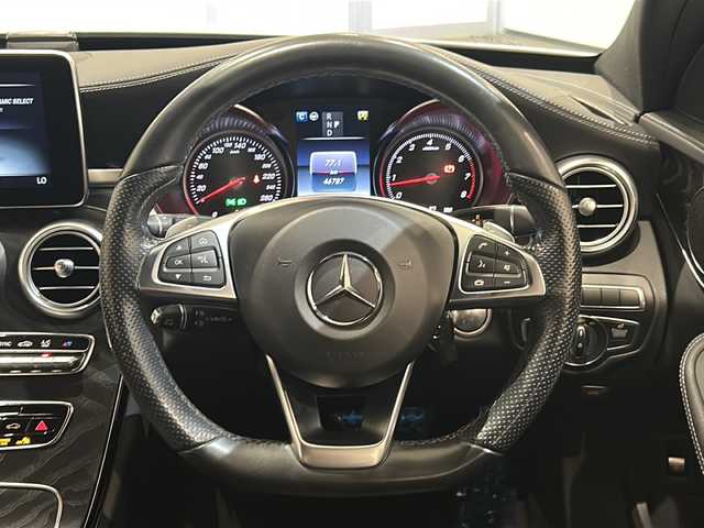 メルセデス・ベンツ Ｃ２００ 4マチック AVG AMGライン 新潟県 2017(平29)年 4.7万km ポーラホワイト 純正ナビ（ＢＴ／ＣＤ／ＤＶＤ／ＴＶ）/アクティブクルーズコント/エレクトロニックスタビリティプログラム/アテンションアシスト/ブレーキアシスト/パークディスタンス/ブラインドスポットアシスト/ステアリングパイロット/コーナーセンサー（前後）/バックカメラ/レザーシート/シートヒーター（DN席）/メモリー付きパワーシート（D席）/電動格納ミラー/デュアルエアコン/パドルシフト/MTモード付/純正18インチAW/純正フロアマット/キーレスゴー/アイドリングストップ/ＬＥＤヘッドライト/ＥＴＣ/禁煙車