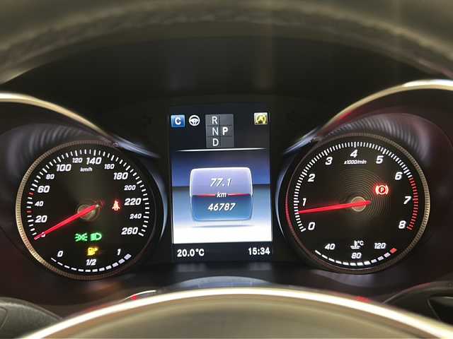 メルセデス・ベンツ Ｃ２００ 4マチック AVG AMGライン 新潟県 2017(平29)年 4.7万km ポーラホワイト 純正ナビ（ＢＴ／ＣＤ／ＤＶＤ／ＴＶ）/アクティブクルーズコント/エレクトロニックスタビリティプログラム/アテンションアシスト/ブレーキアシスト/パークディスタンス/ブラインドスポットアシスト/ステアリングパイロット/コーナーセンサー（前後）/バックカメラ/レザーシート/シートヒーター（DN席）/メモリー付きパワーシート（D席）/電動格納ミラー/デュアルエアコン/パドルシフト/MTモード付/純正18インチAW/純正フロアマット/キーレスゴー/アイドリングストップ/ＬＥＤヘッドライト/ＥＴＣ/禁煙車