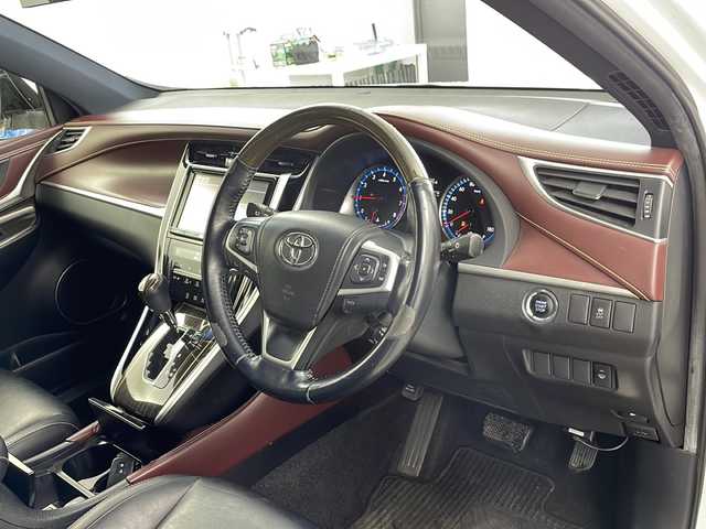 トヨタ ハリアー エレガンス 福島県 2014(平26)年 7.7万km 白 ・４WD   寒冷地仕様/・サンルーフ/・純正９インチディーラーナビ/・DVD.CD.SD.Bluetooth/・フルセグTV/・バックカメラ/・レーダークルーズコントロール/・フロントワイパーデアイサー/・LEDライト/・オートライト/・純正エンジンスターター/・ハーフレザーシート/・D席パワーシート/・スマートキー