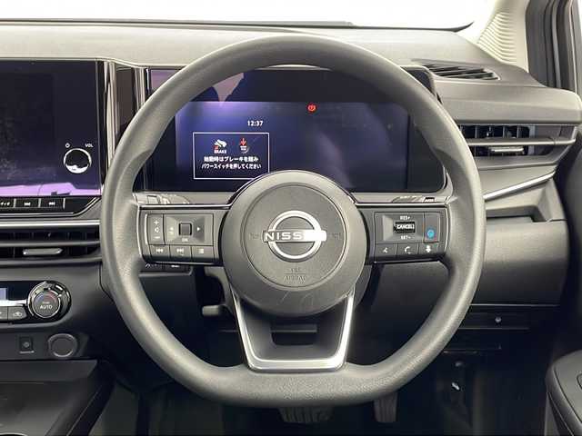 日産 ノート X 新潟県 2020(令2)年 4.1万km ブリリアントシルバー プロパイロット/純正OPナビ（フルセグTV/BT/USB/カープレイ）/全方向カメラ/インテリジェントルームミラー/アダプティブLEDヘッドライト/置くだけ充電/前後ドラレコ/フロアマット/社外AW