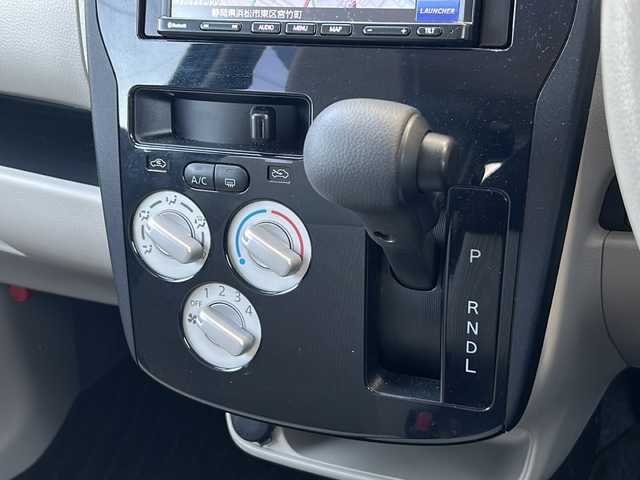 日産 デイズ J 静岡県 2019(平31)年 0.8万km スターリングシルバーM 主要装備/・社外ナビ/・Bluetooth/・TV/・衝突被害軽減システム/・前後コーナーセンサー/・純正フロアマット/・ハロゲンヘッドライト/・リモコンキー/・エアバッグ/・ドアバイザー