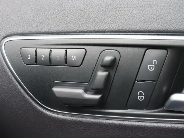 メルセデス・ベンツ ＧＬＡ２５０ 4マチック エディション1 宮城県 2014(平26)年 4.6万km カルサイトホワイト 純正ナビ【ＢＴ／ＣＤ／ＤＶＤ／フルセグＴＶ／ＵＳＢ】/パノラミックスライディングルーフ　/アダプティブクルーズコントロール　/ブラインドスポットアシスト/パワーシート(DN席)/メモリーシート(DN席)　/シートヒーター(DN席)/バックカメラ　/パドルシフト　/パワーバックドア　/ルーフレール/ハーフレザーシート/MTモード付/純正19インチAW/純正フロアマット/オートライト/コーナーセンサー(前後)/LEDヘッドライト/ドアバイザー/リモコンキー/ETC/禁煙車