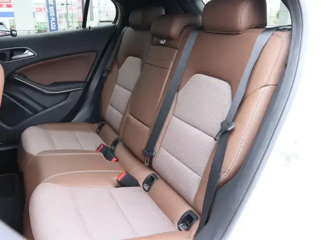 メルセデス・ベンツ ＧＬＡ２５０ 4マチック エディション1 宮城県 2014(平26)年 4.6万km カルサイトホワイト 純正ナビ【ＢＴ／ＣＤ／ＤＶＤ／フルセグＴＶ／ＵＳＢ】/パノラミックスライディングルーフ　/アダプティブクルーズコントロール　/ブラインドスポットアシスト/パワーシート(DN席)/メモリーシート(DN席)　/シートヒーター(DN席)/バックカメラ　/パドルシフト　/パワーバックドア　/ルーフレール/ハーフレザーシート/MTモード付/純正19インチAW/純正フロアマット/オートライト/コーナーセンサー(前後)/LEDヘッドライト/ドアバイザー/リモコンキー/ETC/禁煙車