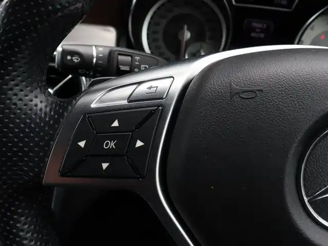 メルセデス・ベンツ ＧＬＡ２５０ 4マチック エディション1 宮城県 2014(平26)年 4.6万km カルサイトホワイト 純正ナビ【ＢＴ／ＣＤ／ＤＶＤ／フルセグＴＶ／ＵＳＢ】/パノラミックスライディングルーフ　/アダプティブクルーズコントロール　/ブラインドスポットアシスト/パワーシート(DN席)/メモリーシート(DN席)　/シートヒーター(DN席)/バックカメラ　/パドルシフト　/パワーバックドア　/ルーフレール/ハーフレザーシート/MTモード付/純正19インチAW/純正フロアマット/オートライト/コーナーセンサー(前後)/LEDヘッドライト/ドアバイザー/リモコンキー/ETC/禁煙車
