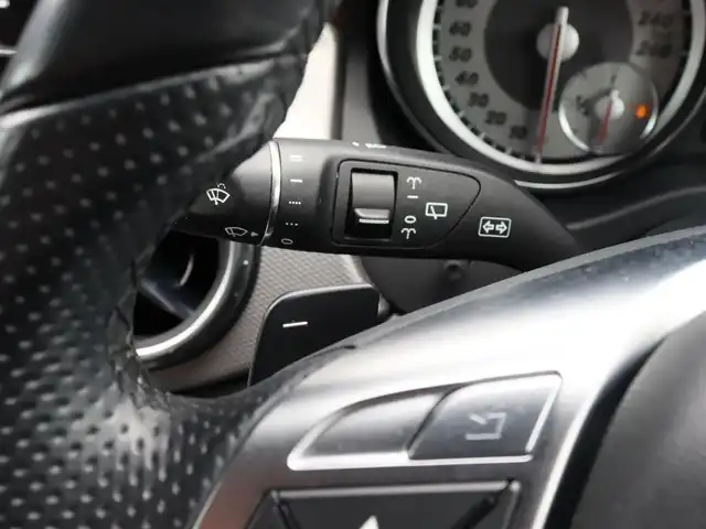 メルセデス・ベンツ ＧＬＡ２５０ 4マチック エディション1 宮城県 2014(平26)年 4.6万km カルサイトホワイト 純正ナビ【ＢＴ／ＣＤ／ＤＶＤ／フルセグＴＶ／ＵＳＢ】/パノラミックスライディングルーフ　/アダプティブクルーズコントロール　/ブラインドスポットアシスト/パワーシート(DN席)/メモリーシート(DN席)　/シートヒーター(DN席)/バックカメラ　/パドルシフト　/パワーバックドア　/ルーフレール/ハーフレザーシート/MTモード付/純正19インチAW/純正フロアマット/オートライト/コーナーセンサー(前後)/LEDヘッドライト/ドアバイザー/リモコンキー/ETC/禁煙車
