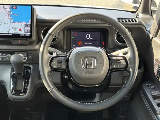 ホンダ Ｎ ＢＯＸ カスタム ターボ コーディネートS 熊本県 2024(令6)年 2.7万km プラチナホワイトパール ワンオーナー/社外10インチフローティングナビ（CN-F1X10BD）/【フルセグTV/CD/DVD/ＢＤ/Bluetooth/ラジオ】/バックカメラ/両側パワースライドドア/レーダークルーズコントロール/衝突軽減ブレーキ/先行車発進お知らせ機能/車線維持支援システム/標識認識機能/パドルシフト/横滑り防止機能/ブレーキホールド/黒革シート/前席シートヒーター/純正15インチAW/オートライト/LEDヘッドライト/ベンチシート/リヤサンシェード/ISOFIX/保証書/取扱説明書