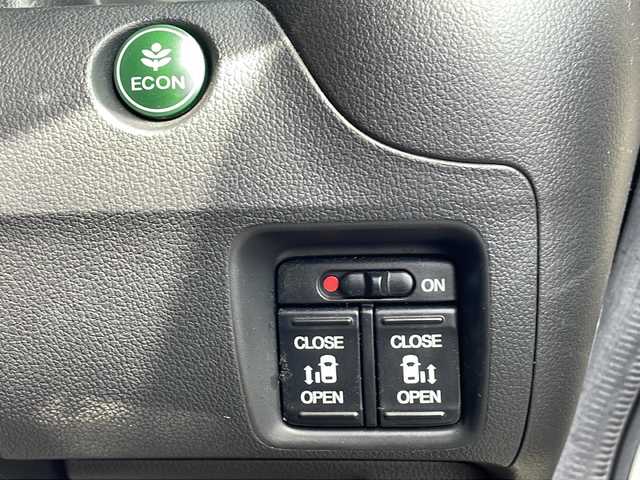 ホンダ Ｎ ＢＯＸ 2トーン カスタム G ターボAパッケージ 青森県 2014(平26)年 8.1万km プレミアムホワイトパール 4WD・ターボ/純正8インチSDナビ・フルセグTV/HDMI・BT・SD・CD・DVD/バックカメラ/両側パワースライドドア/Aパッケージ/あんしんパッケージ/シティブレーキアクティブシステム/サイドカーテンエアバッグ/クルーズコントロール/パドルシフト/前方ドライブレコーダー/社外エンジンスターター/HIDライト/フォグライト/純正15インチアルミ/スマートキー/プッシュスタート