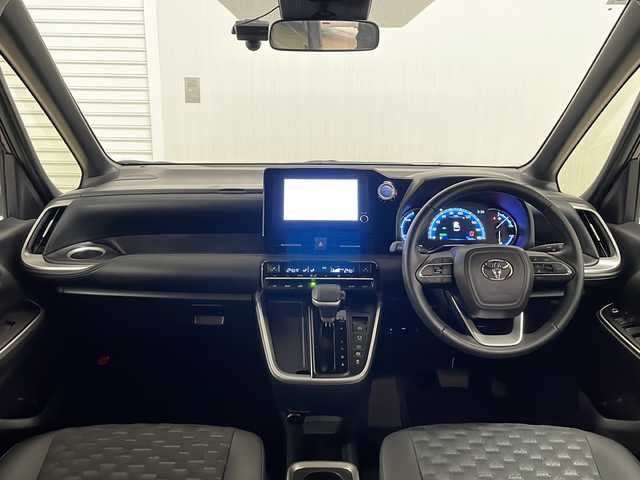 トヨタ ヴォクシー ハイブリッド S－Z 熊本県 2022(令4)年 1.7万km スパークリングブラックパールクリスタルシャイン 禁煙車/トヨタセーフティセンス/・プリクラッシュセーフティ/・レーントレーシングアシスト/・ロードサインアシスト/・オートマチックハイビーム/・レーダークルーズコントロール/8型ディスプレイオーディオ/ナビ機能/CD/DVD/BT/USB/フルセグTV/両側パワースライドドア/バックカメラ/純正フリップダウンモニター/ハーフレザー/前席シートヒーター/ビルトインETC2.0/LEDヘッドライト/AC100V/純正ドアバイザー