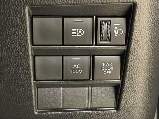 トヨタ ヴォクシー ハイブリッド S－Z 熊本県 2022(令4)年 1.7万km スパークリングブラックパールクリスタルシャイン 禁煙車/トヨタセーフティセンス/・プリクラッシュセーフティ/・レーントレーシングアシスト/・ロードサインアシスト/・オートマチックハイビーム/・レーダークルーズコントロール/8型ディスプレイオーディオ/ナビ機能/CD/DVD/BT/USB/フルセグTV/両側パワースライドドア/バックカメラ/純正フリップダウンモニター/ハーフレザー/前席シートヒーター/ビルトインETC2.0/LEDヘッドライト/AC100V/純正ドアバイザー