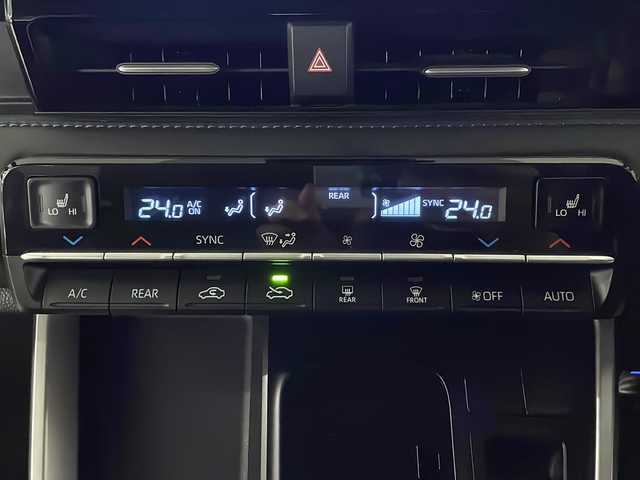 トヨタ ヴォクシー ハイブリッド S－Z 熊本県 2022(令4)年 1.7万km スパークリングブラックパールクリスタルシャイン 禁煙車/トヨタセーフティセンス/・プリクラッシュセーフティ/・レーントレーシングアシスト/・ロードサインアシスト/・オートマチックハイビーム/・レーダークルーズコントロール/8型ディスプレイオーディオ/ナビ機能/CD/DVD/BT/USB/フルセグTV/両側パワースライドドア/バックカメラ/純正フリップダウンモニター/ハーフレザー/前席シートヒーター/ビルトインETC2.0/LEDヘッドライト/AC100V/純正ドアバイザー