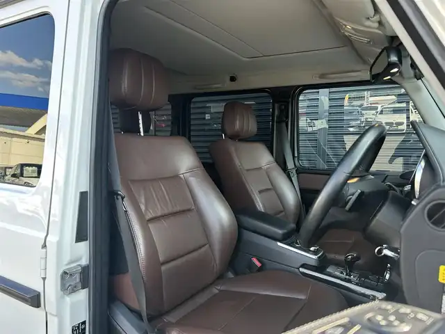 メルセデス・ベンツ ゲレンデヴァーゲン Ｇ３５０ｄ 茨城県 2018(平30)年 5.4万km ポーラホワイト 後期型　/ラグジュアリーＰKG　/ＳＲ　/harman/kardon　/茶革　/全席シートヒーター　/Ｍ付パワーシート　/８インチナビ　/１２セグ　/ＣａｒＰｌａｙ　/ＢＴ　/ＵＳＢ　/ＡＣＣ　/ＢＳＡ　/Ｂカメラ　/パークトロニック　/ＥＴＣ　/禁煙車