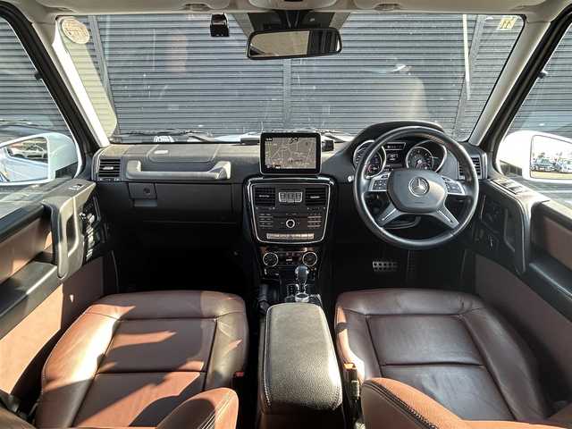 メルセデス・ベンツ ゲレンデヴァーゲン Ｇ３５０ｄ 茨城県 2018(平30)年 5.4万km ポーラホワイト 後期型　/ラグジュアリーＰKG　/ＳＲ　/harman/kardon　/茶革　/全席シートヒーター　/Ｍ付パワーシート　/８インチナビ　/１２セグ　/ＣａｒＰｌａｙ　/ＢＴ　/ＵＳＢ　/ＡＣＣ　/ＢＳＡ　/Ｂカメラ　/パークトロニック　/ＥＴＣ　/禁煙車