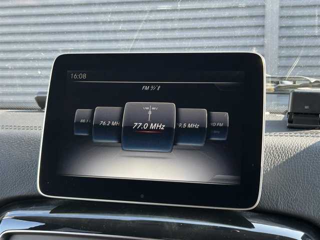 メルセデス・ベンツ ゲレンデヴァーゲン Ｇ３５０ｄ 茨城県 2018(平30)年 5.4万km ポーラホワイト 後期型　/ラグジュアリーＰKG　/ＳＲ　/harman/kardon　/茶革　/全席シートヒーター　/Ｍ付パワーシート　/８インチナビ　/１２セグ　/ＣａｒＰｌａｙ　/ＢＴ　/ＵＳＢ　/ＡＣＣ　/ＢＳＡ　/Ｂカメラ　/パークトロニック　/ＥＴＣ　/禁煙車