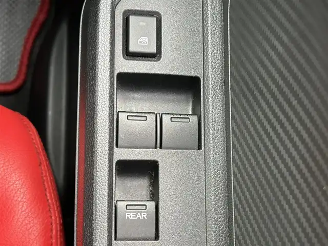 ホンダ Ｓ６６０ α 兵庫県 2017(平29)年 2.9万km プレミアムスターホワイトP クルーズコントロール/バックカメラ/Bluetooth接続/シティブレーキアクティブシステム/センターディスプレイ/レザーシート/スポーツモード/スイッチスタート/パドルシフト/オープンカー/LEDヘッドライト/ステアリングスイッチ/スペアキー/社外ETC