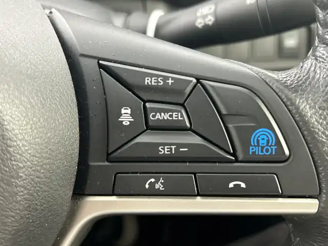 日産 セレナ e－パワー ハイウェイスター V 愛知県 2020(令2)年 6.7万km ブリリアントホワイトパール 純正ＳＤナビ　/（フルセグTV/Ｂｌｕｅｔｏｏｔｈ/ＣＤ/ＤＶＤ/Blu-ray）/全方位カメラ　/プロパイロット/衝突軽減ブレーキ/レーンキープアシスト/ブラインドスポットモニター/オートハイビーム/ドライブレコーダー　/ビルトインＥＴＣ　/デジタルインナーミラー　/両側パワースライドドア/LEDヘッドライト/フォグランプ/オートライト/スマートキー/スペアキー有/純正アルミホイール
