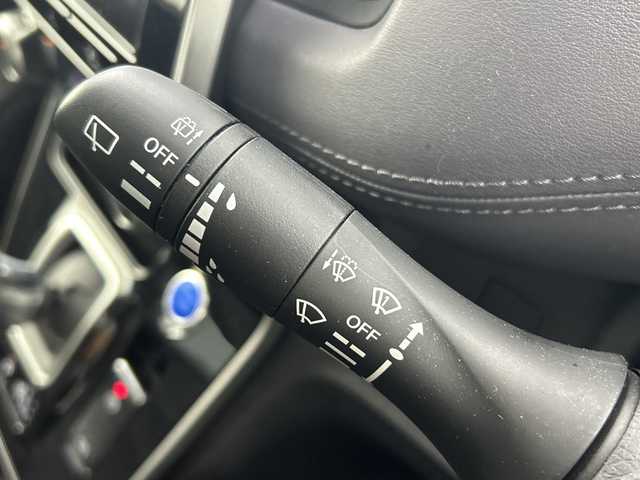 日産 セレナ e－パワー ハイウェイスター V 愛知県 2020(令2)年 6.7万km ブリリアントホワイトパール 純正ＳＤナビ　/（フルセグTV/Ｂｌｕｅｔｏｏｔｈ/ＣＤ/ＤＶＤ/Blu-ray）/全方位カメラ　/プロパイロット/衝突軽減ブレーキ/レーンキープアシスト/ブラインドスポットモニター/オートハイビーム/ドライブレコーダー　/ビルトインＥＴＣ　/デジタルインナーミラー　/両側パワースライドドア/LEDヘッドライト/フォグランプ/オートライト/スマートキー/スペアキー有/純正アルミホイール
