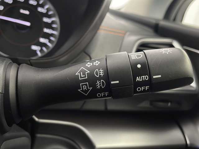 スバル ＸＶ ハイブリッド 2．0e－L アイサイト 栃木県 2019(令1)年 1.4万km アイスシルバーメタリック 純正９インチナビ/（DVD/CD/SD/BT/フルセグ)/ETC/アイサイトVer2/・プリクラッシュブレーキ/・レーダークルーズコントロール/・横滑り防止/・車線逸脱警報/・先行車発進お知らせ/パドルシフト/マルチインフォメーションディスプレイ/バックカメラ/コーナーセンサー/電動格納ミラー/ウインカーミラー/ドアバイザー/革巻きステアリング/ステアリングスイッチ/スペアキー/４WD/純正１７インチAW/LEDライト