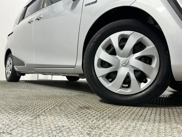 トヨタ シエンタ ハイブリッド G 大阪府 2015(平27)年 4.1万km シルバーM 純正ナビ(フルセグ/DVD再生/Bluetooth) バックカメラ ETC 両側パワースライドドア 衝突軽減 トヨタセーフティセンス スマートキー プッシュスタート ドラレコ
