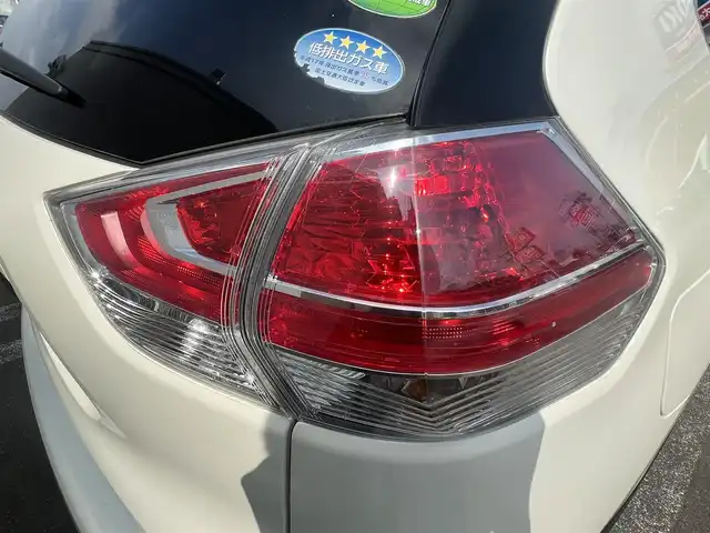 日産 エクストレイル 20X エマージェンシーブレーキ 秋田県 2016(平28)年 7.3万km ブリリアントホワイトパール ４WD/純正ナビ/ワンセグ/全方位カメラ/電動格納ミラー/電動リアゲート/純正フロアマット/アイドリングストップ/プッシュスタート/ダウンヒルアシストコントロール/LEDヘッドライト/オートライト/コーナーセンサー/クルーズコントロール（追従なし）/ルーフレール/ルーフキャリア/衝突軽減システム/ETC/ミラーヒーター/ステアリングスイッチ/オートエアコン/横滑り防止装置/保証書付整備手帳/取扱説明書/記録簿