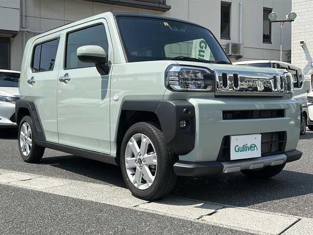 ダイハツ タフト G クロムベンチャー 岡山県 2023(令5)年 2.2万km セラミックグリーンM 登録時走行距離21928キロ/9インチスマホ連携ディスプレイオーディオ/AM/FM/Bluetooth/Apple CarPlay/TV/スマートアシストIII/・衝突回避支援ブレーキ/・車線逸脱警報機能/・オートハイビーム/コーナーセンサー/バックカメラ/アイドリングストップ/ガラスルーフ/シートヒーター（D＋N）/ブレーキホールド/LEDヘッドライト/前ドライブレコーダー/スマートキー/プッシュスタート/ETC