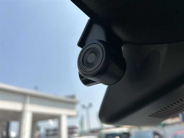 ダイハツ タフト G クロムベンチャー 岡山県 2023(令5)年 2.2万km セラミックグリーンM 登録時走行距離21928キロ/9インチスマホ連携ディスプレイオーディオ/AM/FM/Bluetooth/Apple CarPlay/TV/スマートアシストIII/・衝突回避支援ブレーキ/・車線逸脱警報機能/・オートハイビーム/コーナーセンサー/バックカメラ/アイドリングストップ/ガラスルーフ/シートヒーター（D＋N）/ブレーキホールド/LEDヘッドライト/前ドライブレコーダー/スマートキー/プッシュスタート/ETC