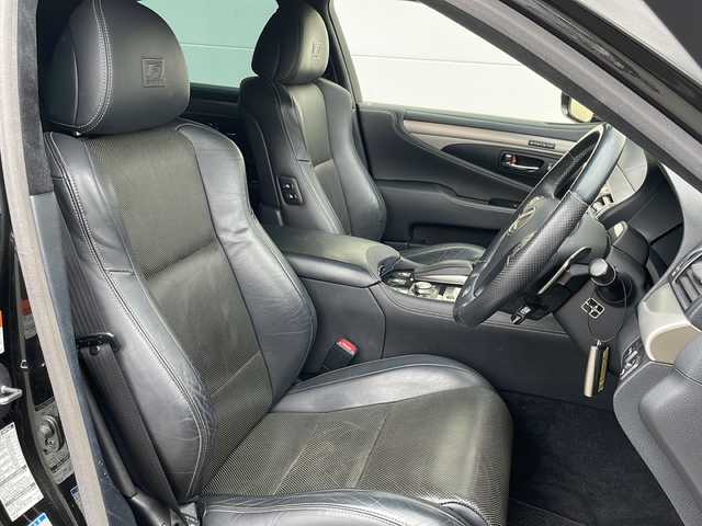 レクサス ＬＳ 600h Fスポーツ 岩手県 2015(平27)年 7.2万km スターライトブラックガラスフレーク レクサスプレミアムサウンド　ナビ　スマートキー　純正２０ＡＷ　Ｒクルコン　バックＣ　Ｂｌｕｅｔｏｏｔｈ再生　ＵＳＢ　ＥＴＣ　ＡＵＸ　フルセグ　サンルーフ　ドラレコ　Ｐシート　Ｓヒーター　エアシート　ＢＳＭ　レーンキープ