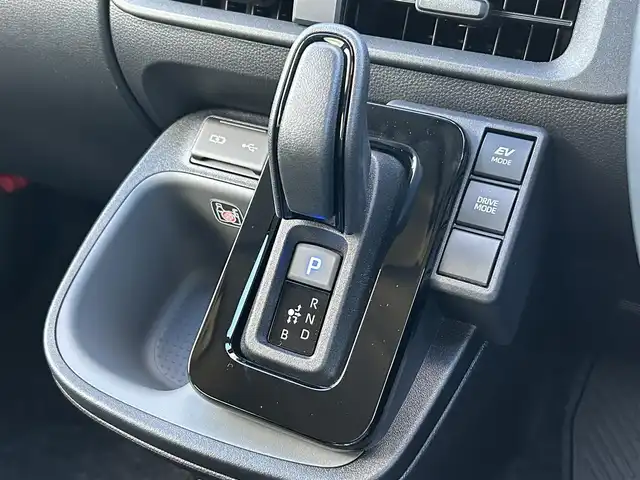 トヨタ シエンタ ハイブリッド Z 福岡県 2025(令7)年 0.1千km ベージュ 登録済未使用車純正10.5型ディスプレイオーディオ(フルセグTV/BT)全方位モニタートヨタセーフティセンスコーナーセンサー両側パワスラレーダークルコンドラレコBMSETCシートヒーターハンドルヒーターUSBポート純正LEDヘッドライトスマートキープッシュスタート