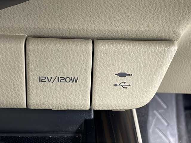 トヨタ カムリ G レザーパッケージ 福岡県 2017(平29)年 5.8万km シルバー ワンオーナー/純正8インチナビ/(フルセグTV/AM/FM/CD/DVD/BT)/バックカメラ/ビルトインETC2.0/シートヒーター/レーダークルーズコントロール/衝突軽減ブレーキ/レーンキープアシスト/クリアランスソナー/オートマチックハイビーム/レーンキープアシスト/パワーバックドア/USB入力端子/純正１８インチAW/純正フロアマット