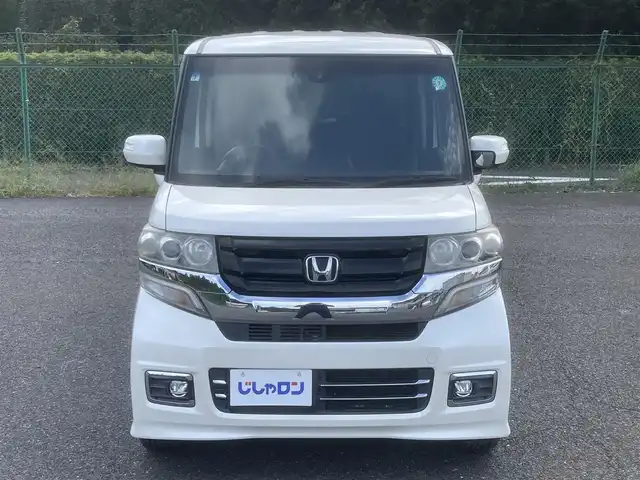ホンダ Ｎ ＢＯＸ カスタム ターボ SSブラックSパッケージ 埼玉県 2017(平29)年 11.7万km プレミアムホワイトパールⅡ (株)IDOMが運営する【じしゃロン鳩ヶ谷店】の自社ローン専用車両になりますこちらは現金またはオートローンご利用時の価格です。自社ローンご希望の方は別途その旨お申付け下さい/ターボ車/社外メモリーナビ(品番:MDV-L404)/社外ワンセグTV/アイドリングストップ/クルーズコントロール/パドルシフト/革巻ステアリング/プッシュスタート/両側パワースライドドア/ETC/前方ドライブレコーダー/純正15インチAW/衝突被害軽減システム/ハーフレザーシート/前席シートヒーター/スマートキー/スペアキー1本/ウインカーミラー/フォグランプ