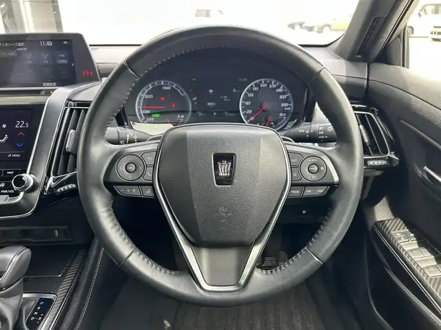 トヨタ クラウン ハイブリッド RS 静岡県 2019(平31)年 2.8万km ホワイトパールクリスタルシャイン ２２０系/トヨタセーフティセンス/純正8型ディスプレイ/ナビ/フルセグＴＶ/ＥＴＣ２．０/バックカメラ/スーパーライブサウンドシステム/三眼ＬＥＤヘッドライト/シーケンシャル/プッシュスタート/ＡＨＢ/ＬＴＡ/レーダークルーズ/純正１８ＡＷ/純正フロアマット/サイドカーテンエアバッグ/シートヒーター/前席パワーシート