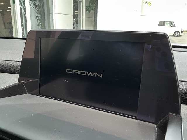 トヨタ クラウン ハイブリッド RS 静岡県 2019(平31)年 2.8万km ホワイトパールクリスタルシャイン ２２０系/トヨタセーフティセンス/純正8型ディスプレイ/ナビ/フルセグＴＶ/ＥＴＣ２．０/バックカメラ/スーパーライブサウンドシステム/三眼ＬＥＤヘッドライト/シーケンシャル/プッシュスタート/ＡＨＢ/ＬＴＡ/レーダークルーズ/純正１８ＡＷ/純正フロアマット/サイドカーテンエアバッグ/シートヒーター/前席パワーシート