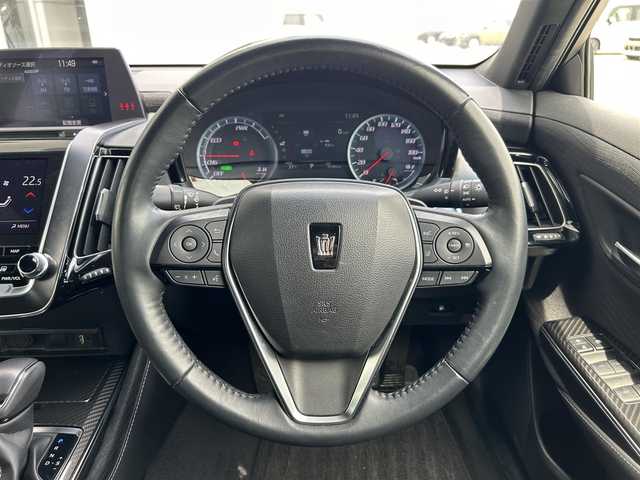 トヨタ クラウン ハイブリッド RS 静岡県 2019(平31)年 2.8万km ホワイトパールクリスタルシャイン ２２０系/トヨタセーフティセンス/純正8型ディスプレイ/ナビ/フルセグＴＶ/ＥＴＣ２．０/バックカメラ/スーパーライブサウンドシステム/三眼ＬＥＤヘッドライト/シーケンシャル/プッシュスタート/ＡＨＢ/ＬＴＡ/レーダークルーズ/純正１８ＡＷ/純正フロアマット/サイドカーテンエアバッグ/シートヒーター/前席パワーシート