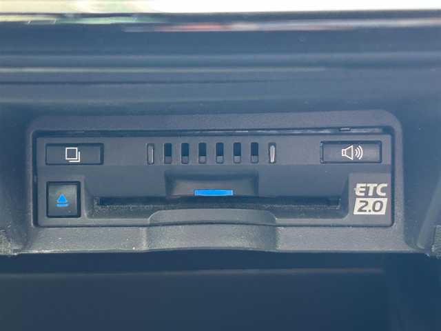 トヨタ クラウン ハイブリッド RS 静岡県 2019(平31)年 2.8万km ホワイトパールクリスタルシャイン ２２０系/トヨタセーフティセンス/純正8型ディスプレイ/ナビ/フルセグＴＶ/ＥＴＣ２．０/バックカメラ/スーパーライブサウンドシステム/三眼ＬＥＤヘッドライト/シーケンシャル/プッシュスタート/ＡＨＢ/ＬＴＡ/レーダークルーズ/純正１８ＡＷ/純正フロアマット/サイドカーテンエアバッグ/シートヒーター/前席パワーシート